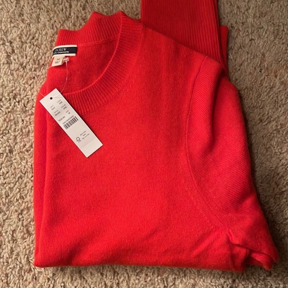 J Crew Cashmere Classic Fit Crewneck Sweater (Vibrant Red) - Picture 4 of 5
